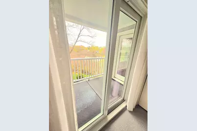 212 Humphrey St #202, Marblehead, MA 01945 - Photo 11