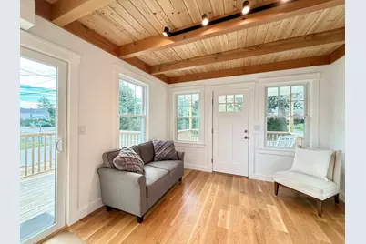 33 Vineyard Ave, Oak Bluffs, MA 02557 - Photo 13