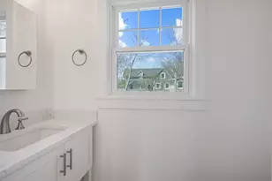 33 Vineyard Ave, Oak Bluffs, MA 02557 - Photo 11