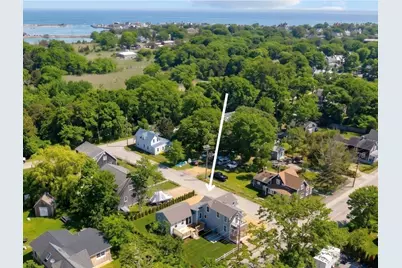 33 Vineyard Ave, Oak Bluffs, MA 02557 - Photo 3