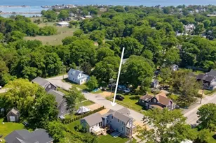 33 Vineyard Ave, Oak Bluffs, MA 02557 - Photo 3
