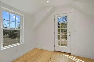 33 Vineyard Ave, Oak Bluffs, MA 02557 - Photo 17