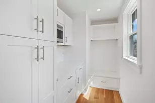 33 Vineyard Ave, Oak Bluffs, MA 02557 - Photo 11