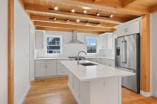 33 Vineyard Ave, Oak Bluffs, MA 02557 - Photo 7