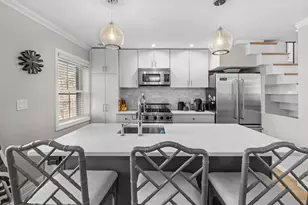 25 Phillips St, Boston, MA 02114 - Photo 5