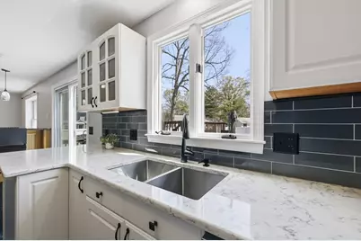 33 Winding Ln, Springfield, MA 01118 - Photo 5