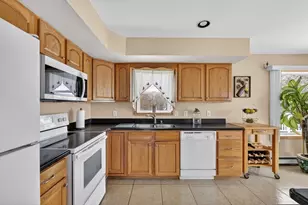 17 Bellevue St, New Bedford, MA 02744 - Photo 7