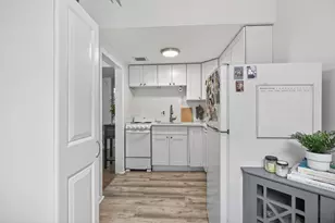 64 W Cedar St, Boston, MA 02114 - Photo 5