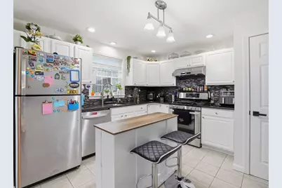 17 Thorndike St, Haverhill, MA 01832 - Photo 7