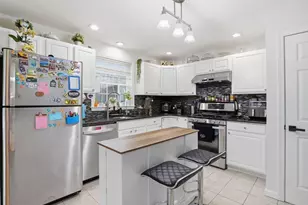 17 Thorndike St, Haverhill, MA 01832 - Photo 7