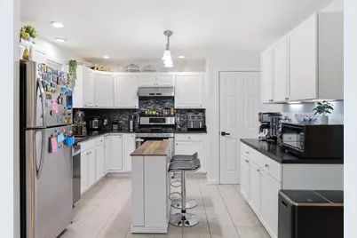 17 Thorndike St, Haverhill, MA 01832 - Photo 3