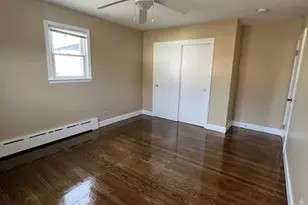 212 School St, Taunton, MA 02780 - Photo 3