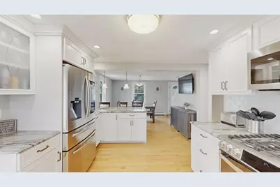 17 Lenox Ave, Saugus, MA 01906 - Photo 5
