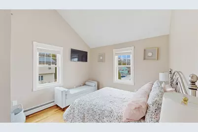 17 Lenox Ave, Saugus, MA 01906 - Photo 9