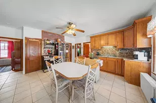 992 Lees River Ave, Somerset, MA 02726 - Photo 9