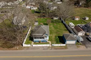 992 Lees River Ave, Somerset, MA 02726 - Photo 3