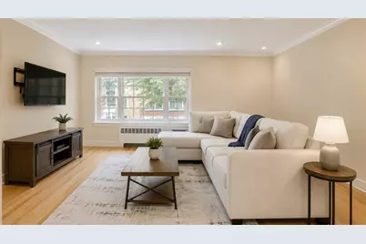 652 Washington St #3, Brookline, MA 02446 - Photo 3