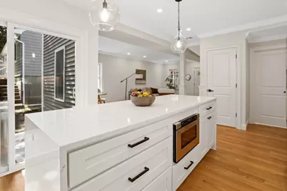 21 Vista St, Melrose, MA 02176 - Photo 3