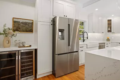 21 Vista St, Melrose, MA 02176 - Photo 9
