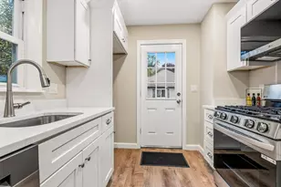 22 Walnut St, Revere, MA 02151 - Photo 3