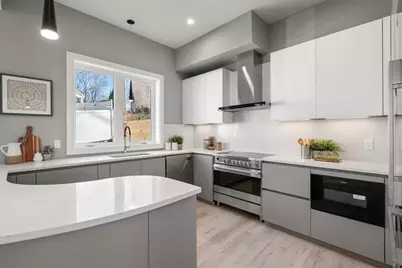 26 Wilson Cir #26, Newton, MA 02461 - Photo 5