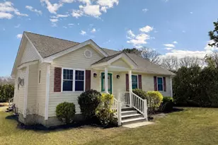 34 10th St S, Edgartown, MA 02539 - Photo 1