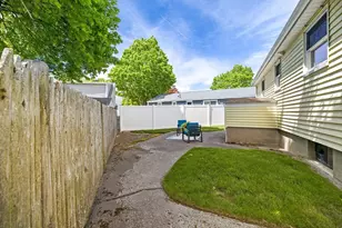 1 Douglas St, Peabody, MA 01960 - Photo 27