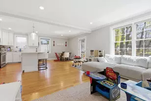 7 Spring Ct, Woburn, MA 01801 - Photo 15