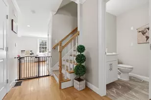 7 Spring Ct, Woburn, MA 01801 - Photo 17