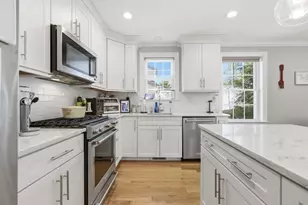 7 Spring Ct, Woburn, MA 01801 - Photo 7