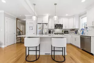 7 Spring Ct, Woburn, MA 01801 - Photo 5