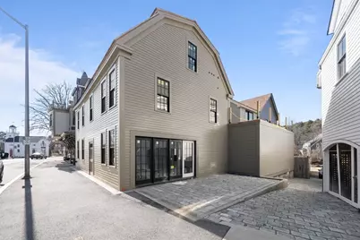 7 Central St #R2, Manchester by the Sea, MA 01944 - Photo 9