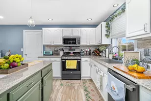 1870 County St, Somerset, MA 02726 - Photo 7
