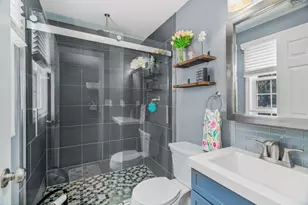 1870 County St, Somerset, MA 02726 - Photo 15