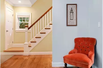 8 Arapahoe Rd #-, Newton, MA 02465 - Photo 3