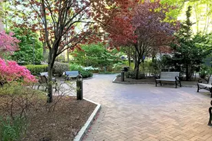 9 Hawthorne Pl, Boston, MA 02114 - Photo 9