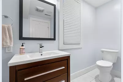 724 E 2nd St #2, Boston, MA 02127 - Photo 31