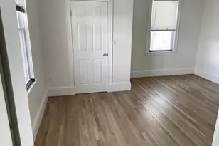 8 White Ave, Brookline, MA 02467 - Photo 5
