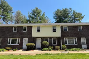 79 Oakridge Dr, Londonderry, NH 03053 - Photo 1