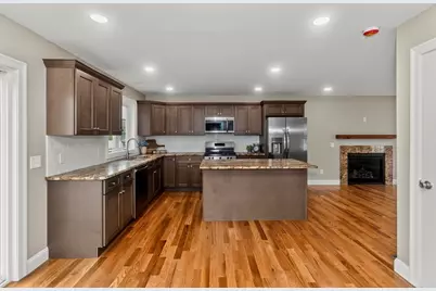 35 Focosi Ln, Ludlow, MA 01056 - Photo 3