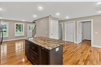 35 Focosi Ln, Ludlow, MA 01056 - Photo 7
