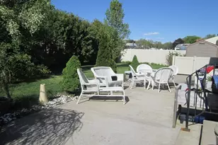 28 Clairmont Ave, Chicopee, MA 01013 - Photo 31