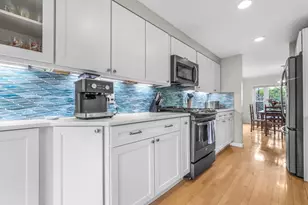 7 Whaler Ln, Quincy, MA 02171 - Photo 5