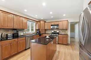 22 Barrett St, Needham, MA 02492 - Photo 7