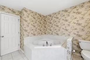 22 Barrett St, Needham, MA 02492 - Photo 17