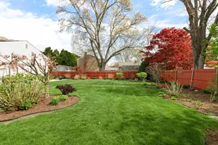 706 Lawton St, Fall River, MA 02721 - Photo 5