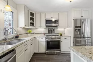 706 Lawton St, Fall River, MA 02721 - Photo 9