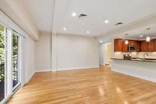 321 Hammond Pond Pkwy, Brookline, MA 02467 - Photo 9
