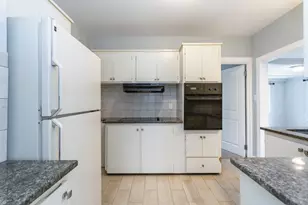 31 Bradford St, New Bedford, MA 02745 - Photo 13
