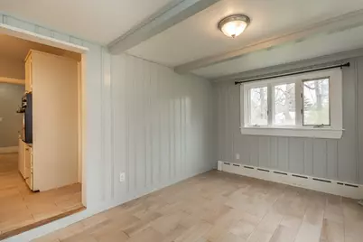 31 Bradford St, New Bedford, MA 02745 - Photo 9